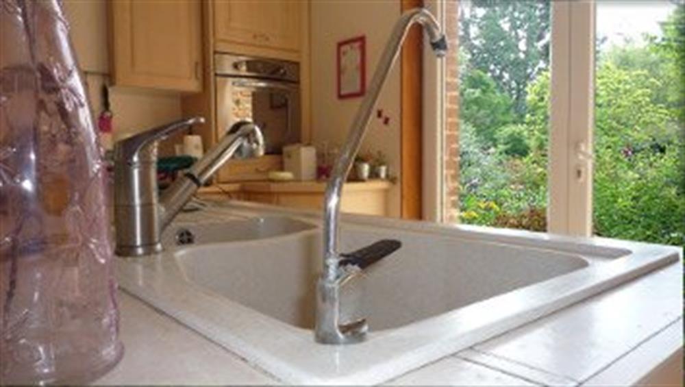 Filtre eau robinet sous évier équipé cartouche NFP et robinet col de cygne