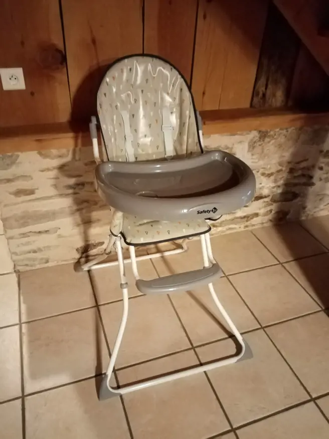 Chaise haute pour enfant