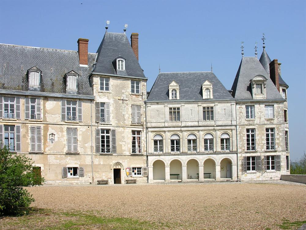 Château de St Brisson 24km 